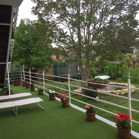 Apartman Lelle-kert 01 *