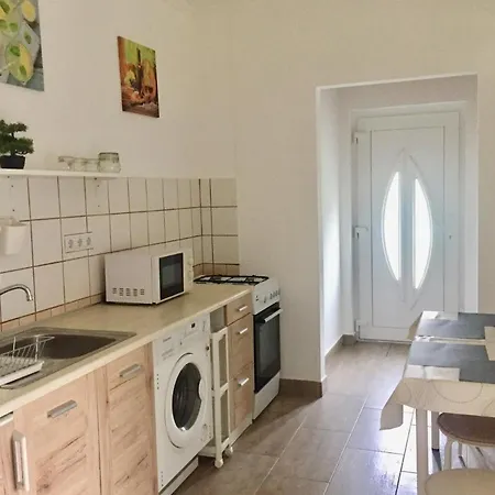 Lelle-kert 01 Apartmán *