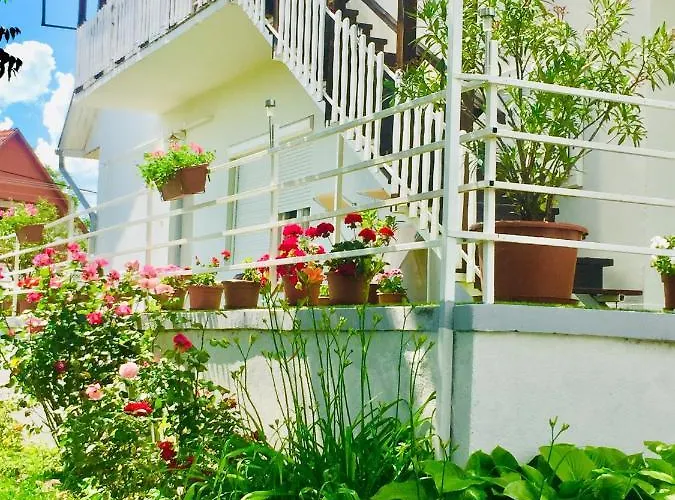 Lelle-kert 01 Balatonlelle