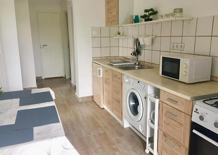 Lelle-kert 01 * Balatonlelle